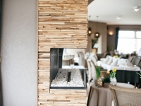holzwaende-teakholz-skin-small-restaurant (4)