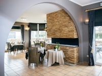 teakyourwall-holzpaneele-skin-small-restaurant (2)