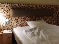 for-rest-holzpaneele-sticks-mini-bettrueckwand-2