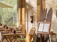 Kunststeinpaneele Florina als Steinwand im Restaurant
