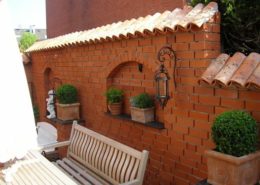 Mönch Nonnen Ziegel als Mauerabdeckung für die Gartenmauer - Teja Curva - Vieja Castilla
