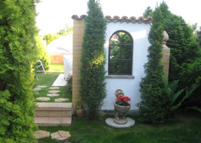 Gusseisenfenster Aplos - Gartenmauer