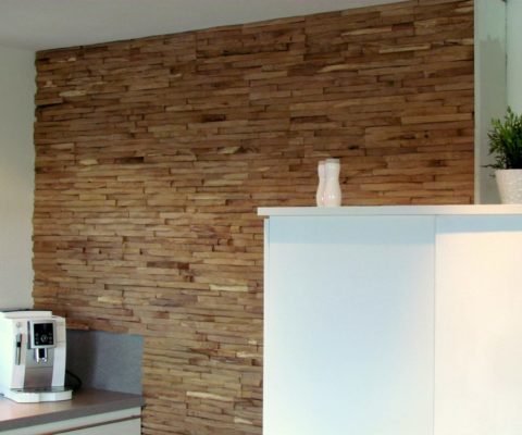 Eine aussergewöhnliche Wandverkleidung mit der Holzpaneele Cuts in der Küche