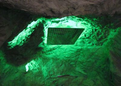 Kunstfelsen - Felsengrotte - Dusche - Led