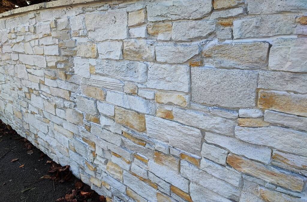 Kunststeinpaneele Amalfi - Creme - Gartenmauer