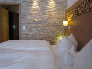 Kunststeinpaneele Shetland - Rost - Hotel Berchtesgaden