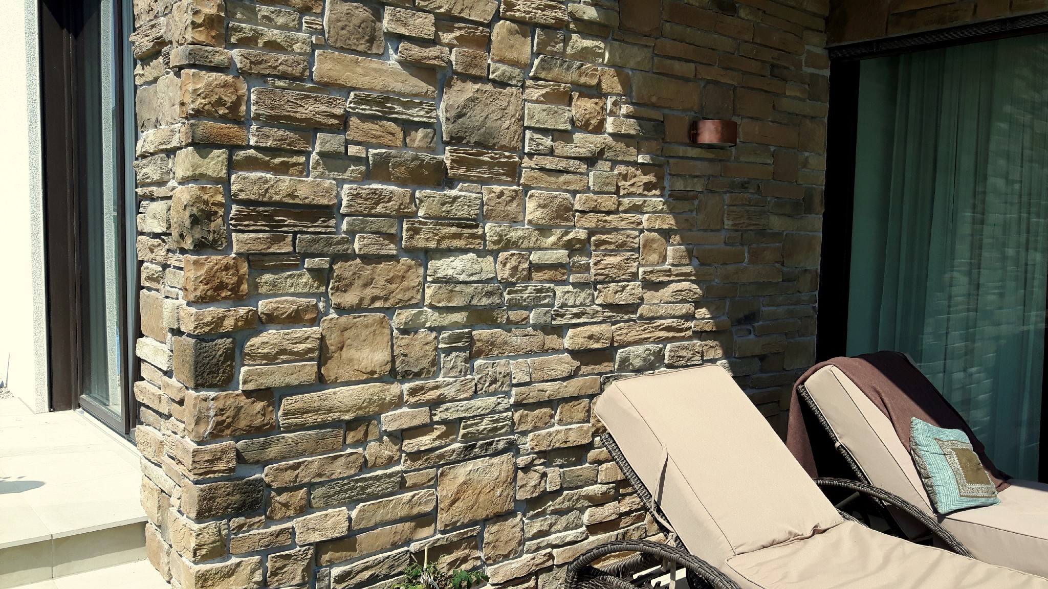 Fassadenverkleidung In Mediterranen Farben Mit Kunststein Riemchen