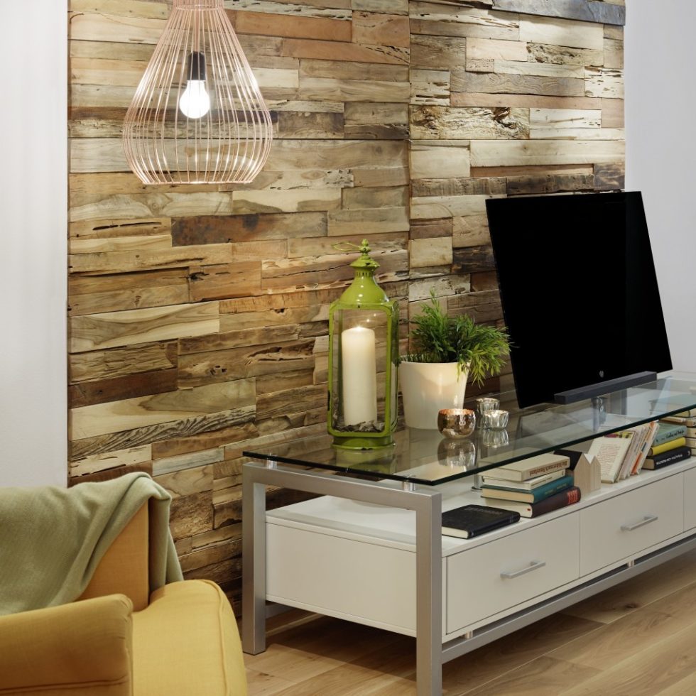 Kreative Wandgestaltung mit Kunststeinpaneelen, Holz oder Moos