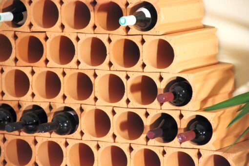 Weinlagersteine One aus Ton Als Weinregal